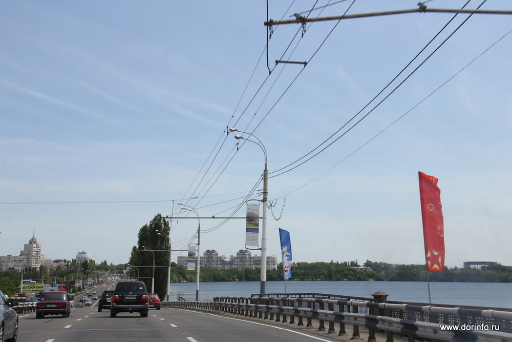 Более 9 млрд рублей выделено на дороги в Воронеже в 2023 году