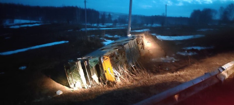Два человека погибли, десять пострадали в ночном ДТП с автобусом в Самарской области