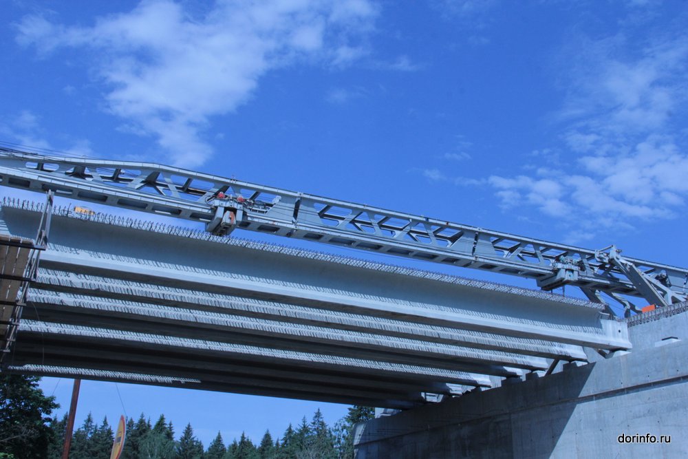 Смонтированы балки пролетов моста на трассе Комсомольск-на-Амуре – Чегдомын в Хабаровском крае