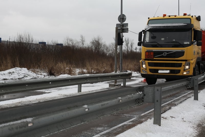 Открыто движение грузовиков и автобусов по понтонному мосту между ЕАО и Китаем