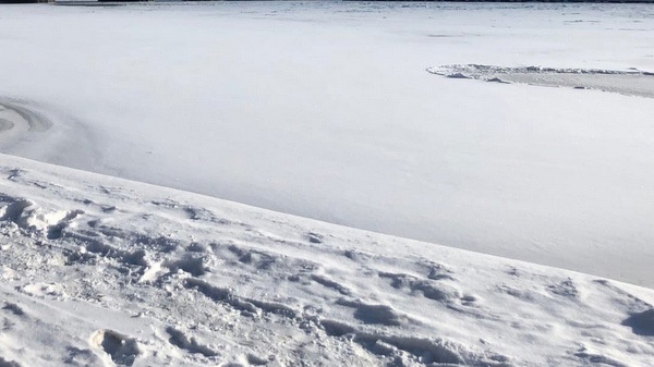 Ледовые переправы начали закрывать в Архангельской области
