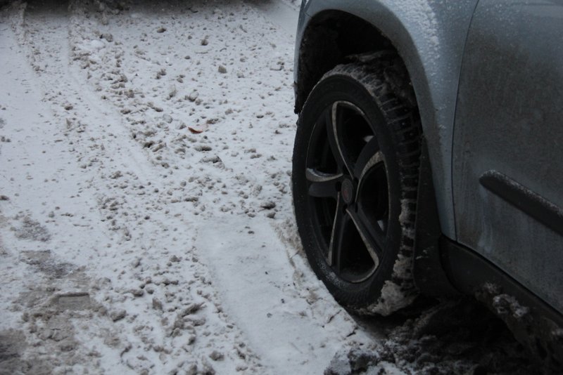 Из-за потепления 15 марта понизят грузоподъемность нескольких автозимников и ледовых переправ в Югре