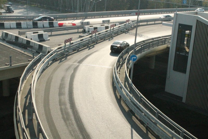 На полтора месяца перекроют полосу внешнего кольца КАД у развязки с Московским шоссе