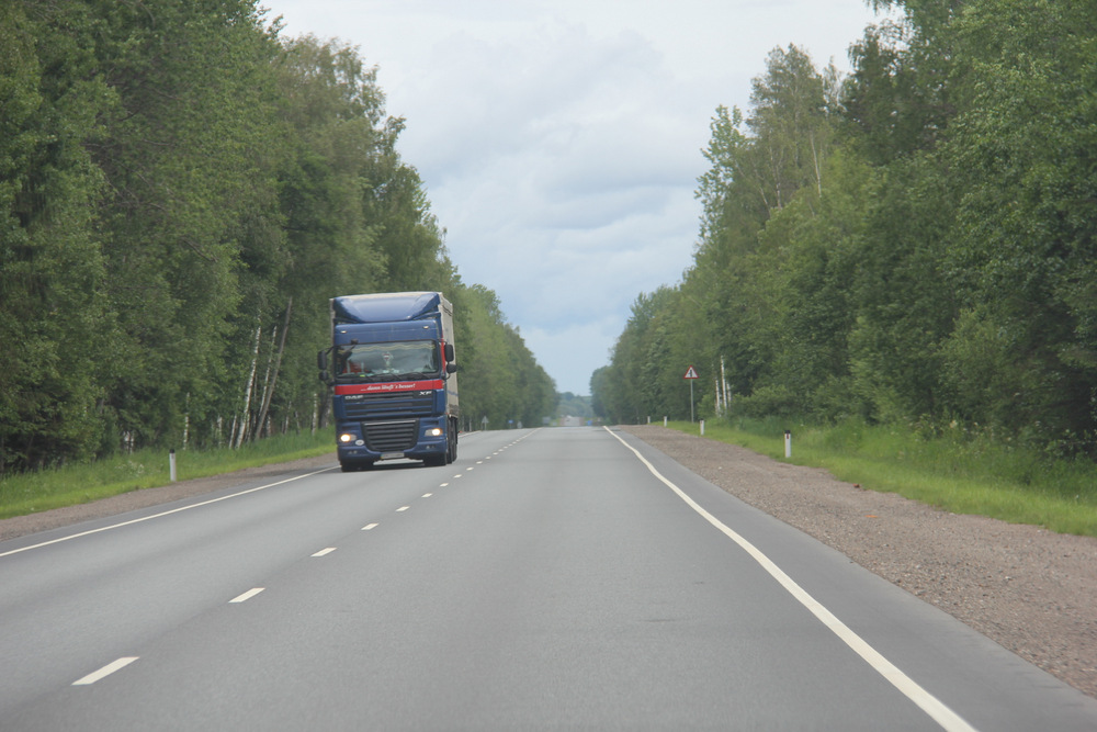 В жару по дорогам Волгоградской области будут ограничивать движение грузовиков