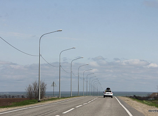 На трассах Р-150 и А-258 в ЛНР и ДНР устроили 74 км новых линий электроосвещения
