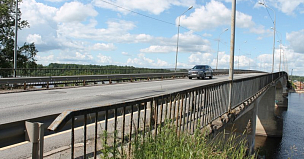 Мост через реку Вагай в Тюменской области освободился от воды