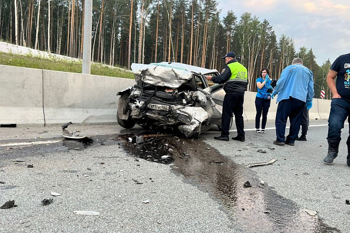 Два человека погибли в аварии на ЕКАД в Екатеринбурге