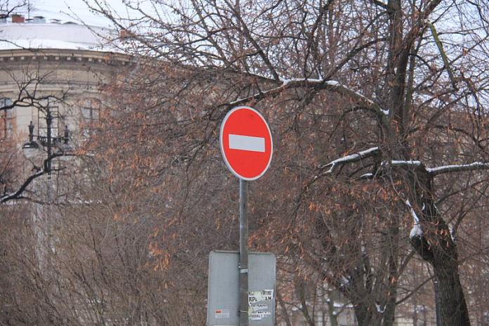 Новые ограничения движения на дорогах Петербурга вводятся с 19 и 20 января