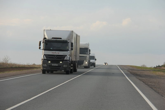 С 25 марта по дорогам Калмыкии ограничат движение большегрузов
