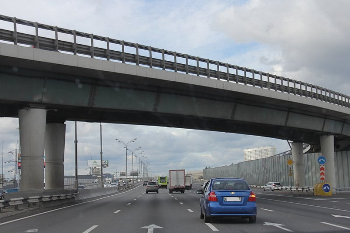 Около 3 км дорог реконструируют в поселении Щаповском в Москве