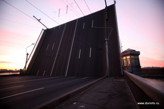 Утвержден график разводки мостов Петербурга на 2024 год