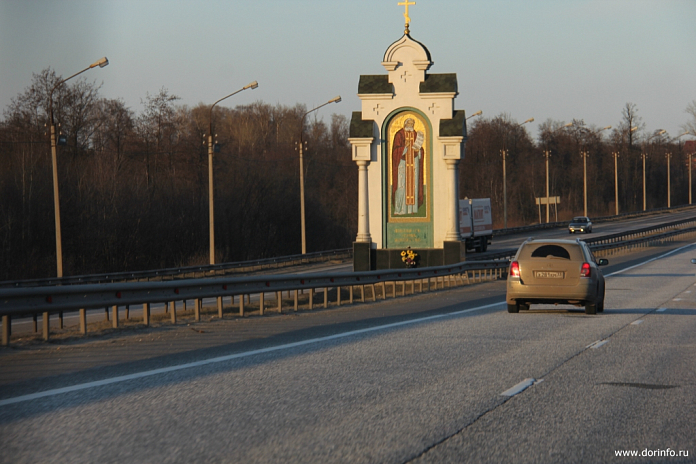 На трассе М-12 в Нижегородской области началось строительство православного киота