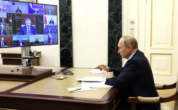 Марат Хуснуллин доложил о восстановлении Крымского моста Владимиру Путину