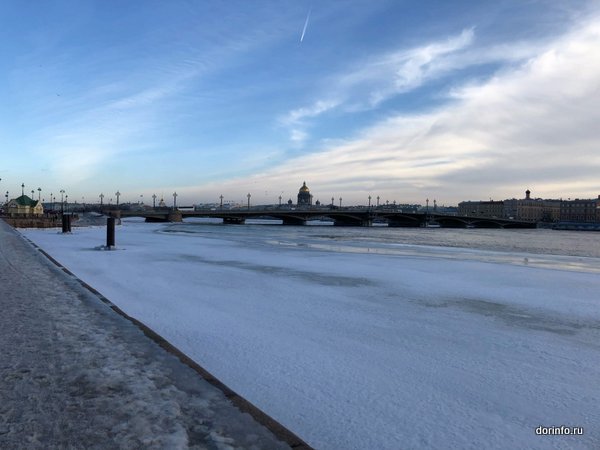 Спасатели Петербурга предупредили о гололеде и сильном ветре 25 февраля