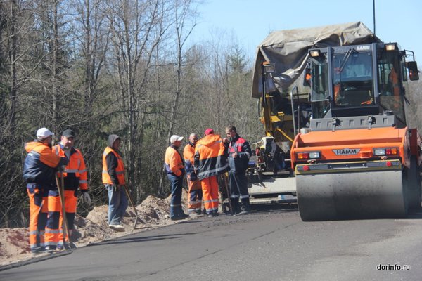 Глава Омской области проинспектировал ход ремонта трассы Омск – Харламово