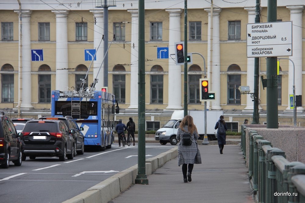 Движение по Биржевому мосту откроют в ноябре 2022 года-001.JPG