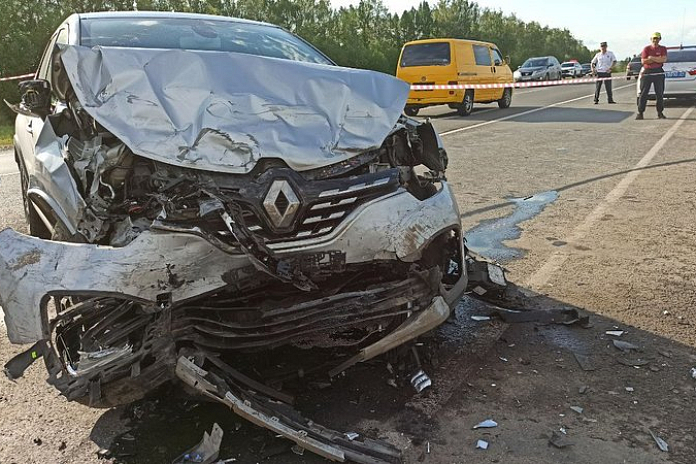 Четыре пассажира легковушки погибли в аварии на трассе А-151 в Чувашии