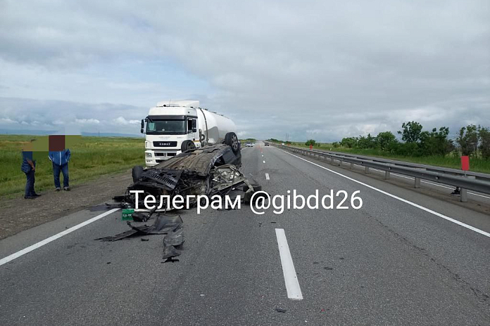 Пять человек доставлены в больницу после ДТП с грузовой цистерной на Ставрополье