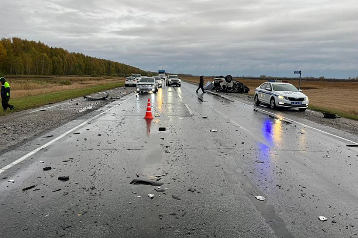 Четыре машины попали в смертельную аварию на трассе Р-254 в Новосибирской области
