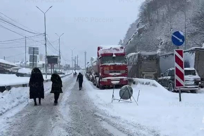 Транскам и Военно-Грузинская дорога в Северной Осетии остаются закрытыми - МЧС