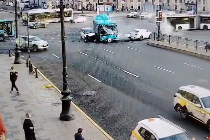 Возбуждено уголовное дело в отношении водителя автобуса, устроившего массовое ДТП в центре Петербурга