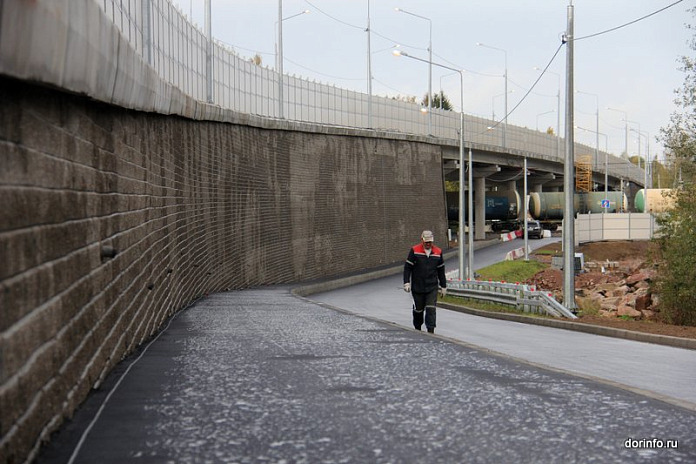 Два моста и путепровод в Петербурге получили названия