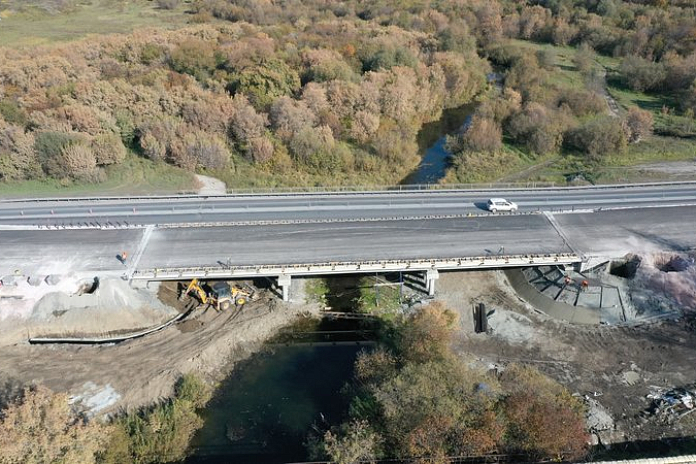Завершается капремонт правой стороны моста через Койниху на Чуйском тракте в Новосибирской области