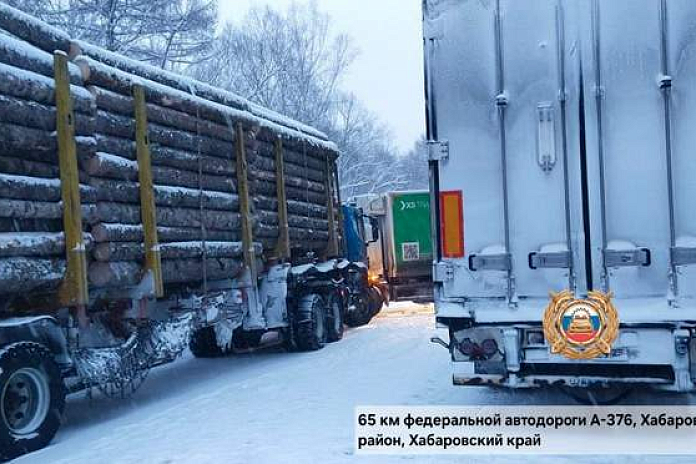 Шесть машин попали в аварию на трассе А-376 в Хабаровском крае
