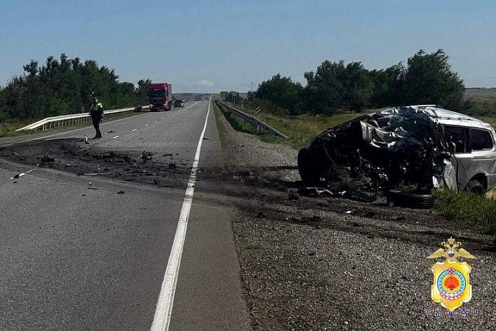 Четыре человека погибли в ДТП на трассе Р-22 Каспий в Калмыкии