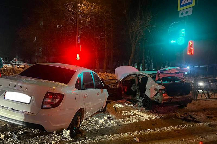 Водитель иномарки погиб в ДТП с «Ладой» в Ставрополе