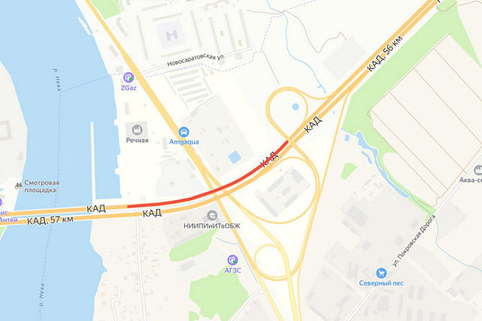 На внутреннем кольце КАД Петербурга перед вантовым мостом ограничивают скорость