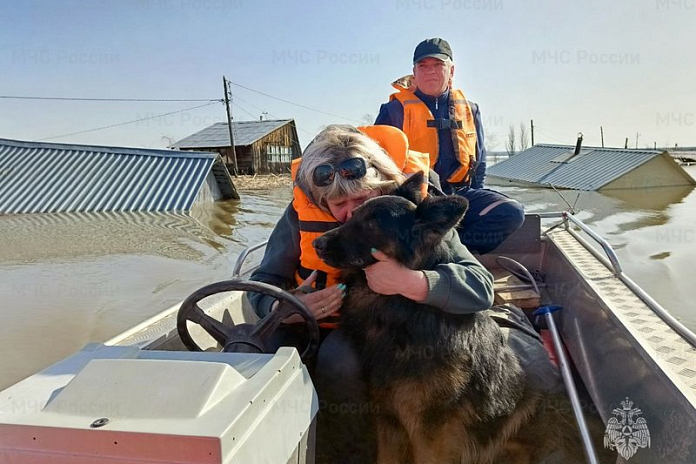 В Курганской области подтоплены 13 дорог и пять мостов