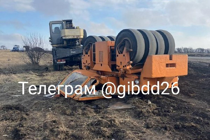 На Ставрополье во время работ погиб водитель дорожного катка