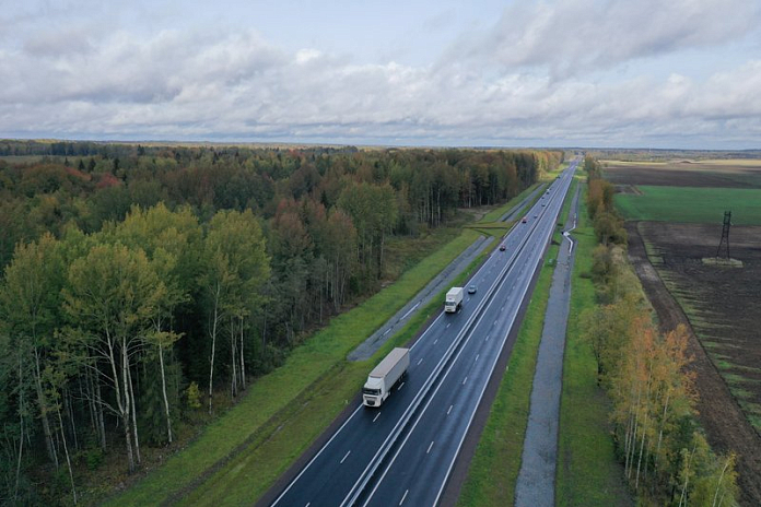 Участок трассы Р-23 на въезде в Ленобласть расширили до четырех полос