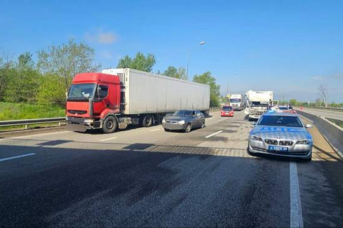 Водитель грузовика погиб в аварии с фурой на трассе Р-217 Кавказ на Ставрополье