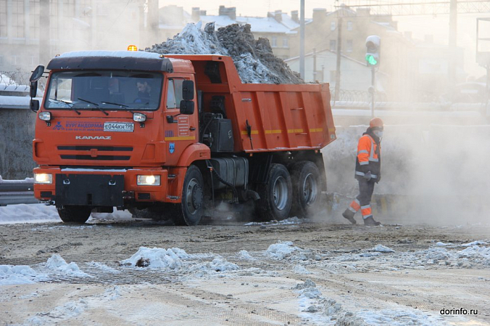 В Петербурге утилизировали миллионный кубометр снега на специальных пунктах
