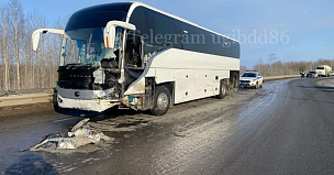 Водитель УАЗа погиб в аварии с автобусом на трассе Р-404 в Югре