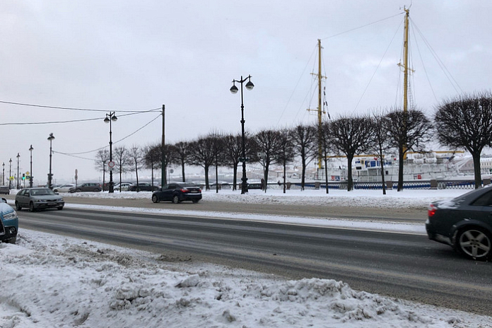 На 30 декабря в Петербурге объявлен желтый уровень опасности из-за гололеда