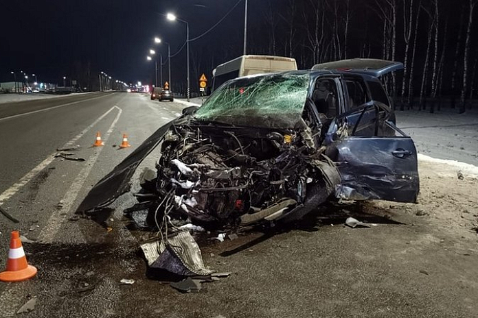 Два человека погибли в аварии на трассе А-240 в Брянской области