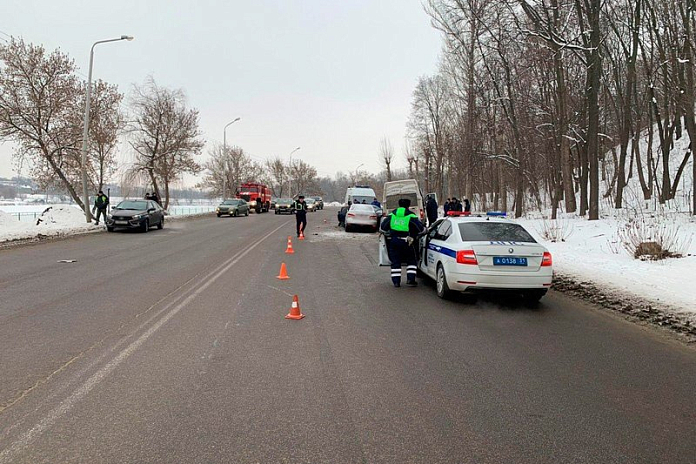 Женщина за рулем Volkswagen спровоцировала массовое ДТП в Белгородской области