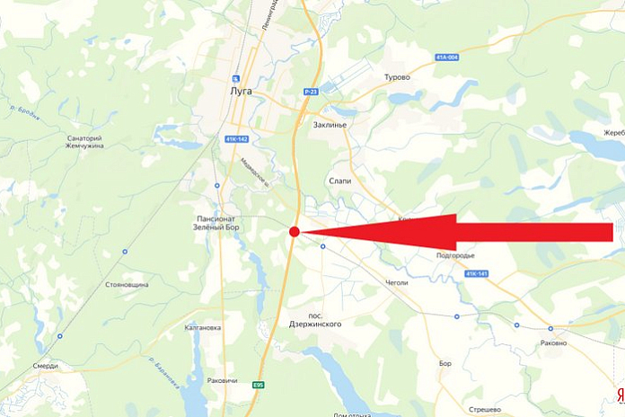 Реверс ввели на путепроводе на трассе Р-23 в Лужском районе Ленобласти
