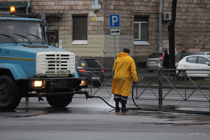 К зиме в Петербурге помоют с шампунем дороги