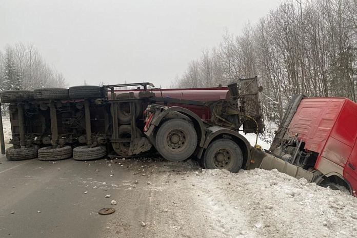 В ДТП с фурой и «Газелью» в Пермском крае погибли четыре человека