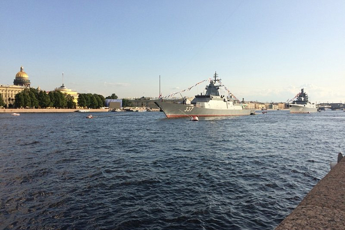 Из-за репетиций Главного военно-морского парада в Петербурге ограничат движение
