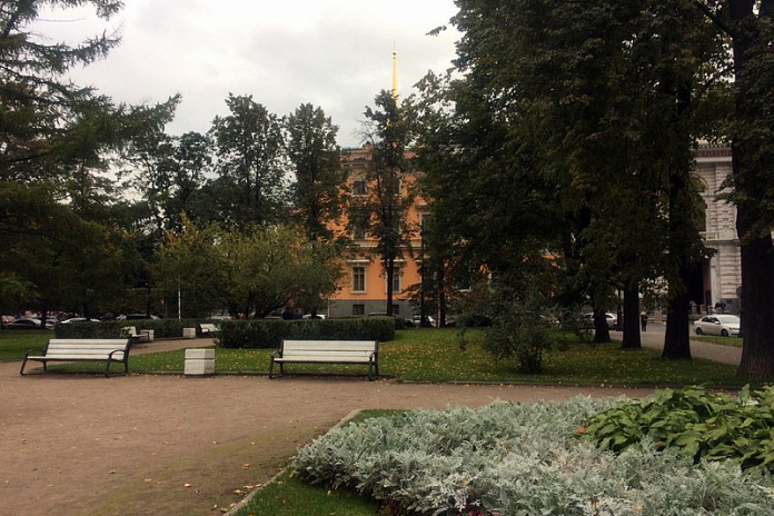 Дорогу к Михайловскому замку в Петербурге отремонтировали