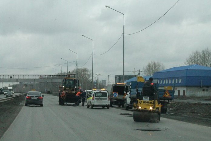 Дорожники приступили к снятию старого асфальта на объездной Тюмени
