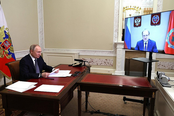 Глава Алтайского края попросил Владимира Путина помочь с ремонтом дороги до Казахстана