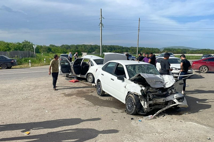 Один человек погиб, двое пострадали в аварии с «Ладами» на Ставрополье
