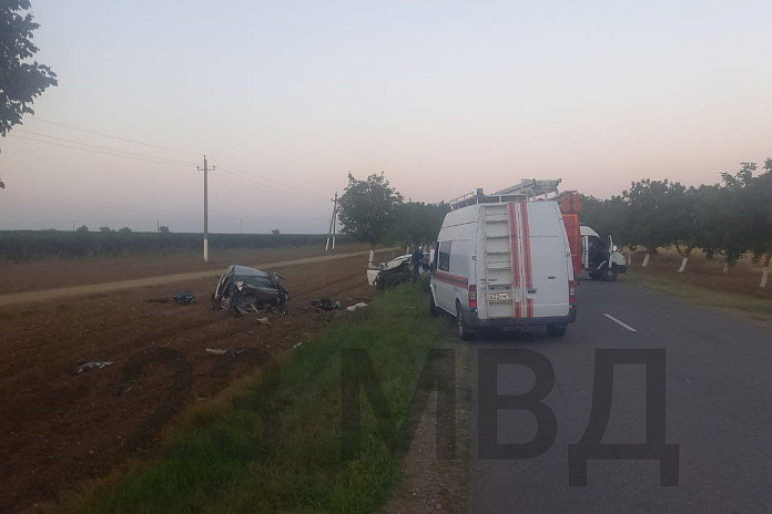 Четыре человека погибли в аварии на трассе Тамань - Веселовка на Кубани