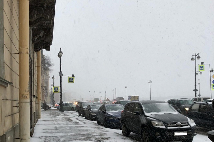 На дорогах Петербурга пробки в 8 баллов